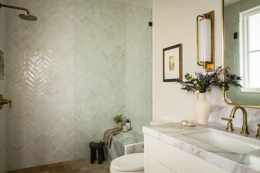 Luxury Bathroom Suite - Image 1